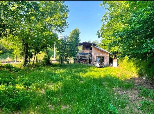 KÜTAHYA MERKEZ DEMİRCİÖRENDE 471 M2 YOL KENARINDA SATILIK HOBİ BAHÇESİ VE EVİ
