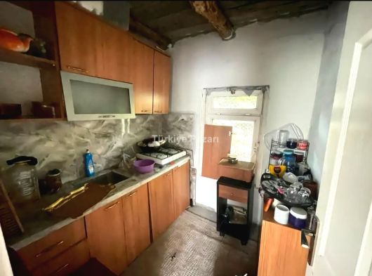 KÜTAHYA MERKEZ DEMİRCİÖRENDE 471 M2 YOL KENARINDA SATILIK HOBİ BAHÇESİ VE EVİ