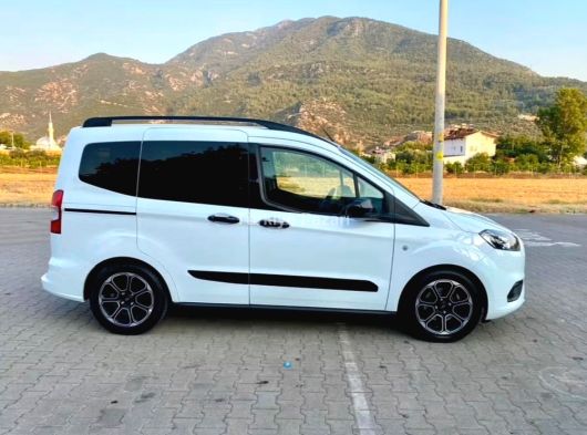 SAHİBİNDEN DOKTORDAN 2022 MODEL 1.5 DİZEL OTOMOBİL RUHSATLI