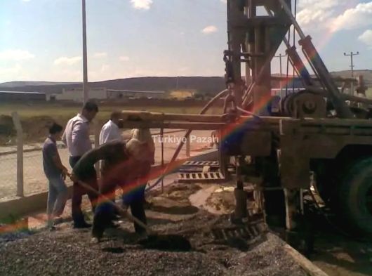As-800 kamyon üzerine monteli rotary sistemli satılık su sondaj makinası