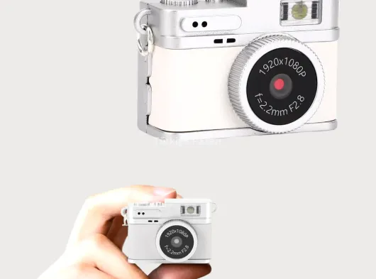 Taşınabilir Cep Boy Dijital Kamera LED Işıklı 1080P Video Çekim Yeni Nesil
