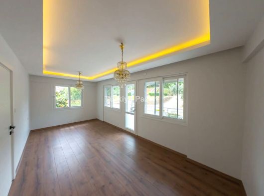 MARMARİS SİTELERDE DENİZE 200 METRE MESAFEDE 3+1 BAHÇELİ DAİRE