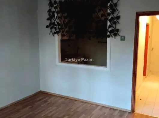 BURSA SETBAŞI ÜZERİ İPEKÇİLİK CADDESİNDE 65 M2 1+1 DOĞALGAZ KOMBİLİ BAKIMLI KİRALIK DAİRE