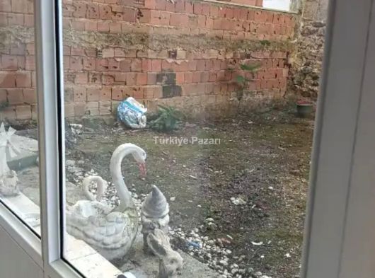 BURSA SETBAŞI ÜZERİ İPEKÇİLİK CADDESİNDE 65 M2 1+1 DOĞALGAZ KOMBİLİ BAKIMLI KİRALIK DAİRE