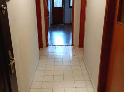 BURSA SETBAŞI ÜZERİ İPEKÇİLİK CADDESİNDE 65 M2 1+1 DOĞALGAZ KOMBİLİ BAKIMLI KİRALIK DAİRE