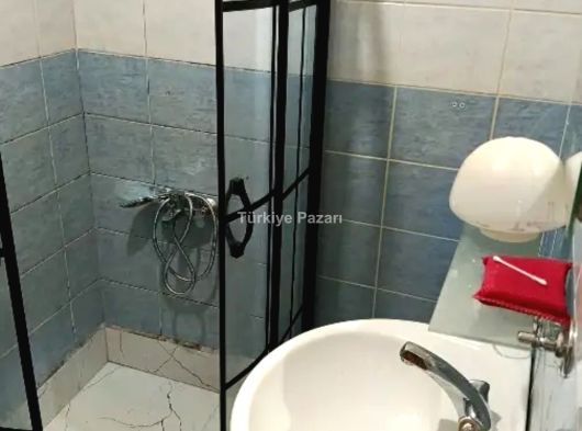 BURSA SETBAŞI ÜZERİ İPEKÇİLİK CADDESİNDE 65 M2 1+1 DOĞALGAZ KOMBİLİ BAKIMLI KİRALIK DAİRE