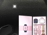 Nabız Ölçer Hediye Bileklikli Akıllı Saat ve Dijital Göstergeli Bluetooth Kulaklık Çoklu Şarj Girişi