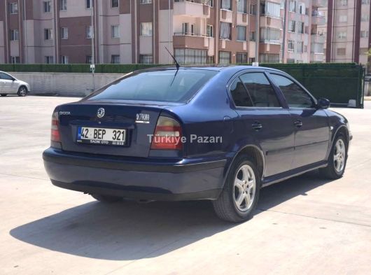 2000 model Skoda Octavia 1.6 benzin LPG