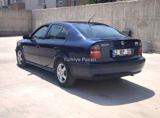 2000 model Skoda Octavia 1.6 benzin LPG