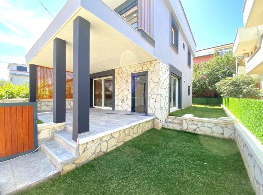 Doğanbeyde Geniş Bahçeli Ultra Lüks Satılık 3+1 Villa