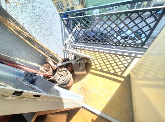 BURSA OSMANGAZİ TOPHANE ORTAPAZAR CD. 120 M2 3+1 HASTANELERİN ÜSTÜ 2. KAT ARA KAT KİRALIK DAİRE