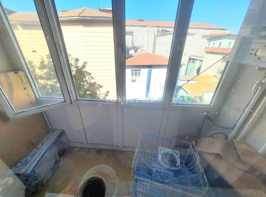 BURSA OSMANGAZİ TOPHANE ORTAPAZAR CD. 120 M2 3+1 HASTANELERİN ÜSTÜ 2. KAT ARA KAT KİRALIK DAİRE
