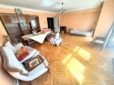 BURSA OSMANGAZİ TOPHANE ORTAPAZAR CD. 120 M2 3+1 HASTANELERİN ÜSTÜ 2. KAT ARA KAT KİRALIK DAİRE