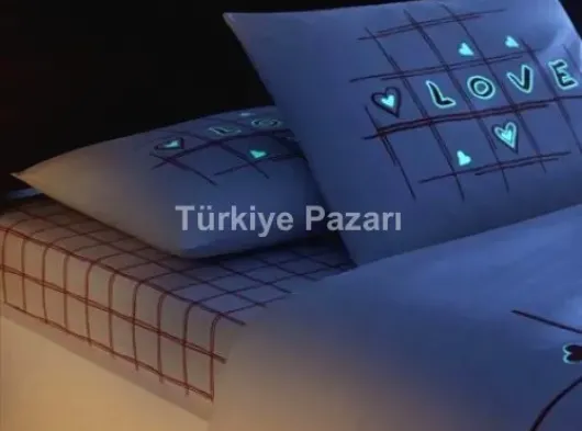 Glow Parlayan Çift Kişilik Nevresim Takımı Romenta Kırmızı