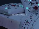 Glow Parlayan Çift Kişilik Nevresim Takımı Charm Kırmızı