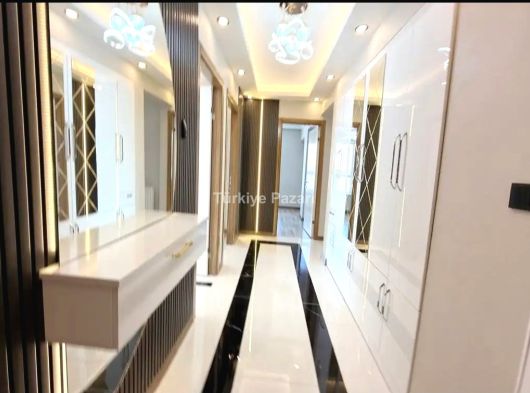KEÇİÖREN'DE CADDE ÜZERİ MASRAFSIZ FULL+FULL YAPILI 4+1 DAİRE