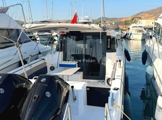 GIRTLAĞINA KADAR DOLU