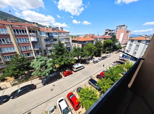 BURSA ALTIPARMAK MAHALLESİ'NDE 4+2 180 M2 GENİŞ TERASLI KREDİYE UYGUN SATILIK FIRSAT DAİRE